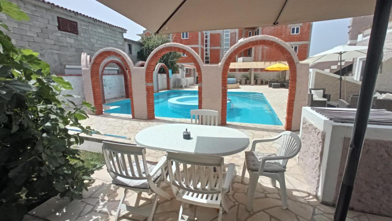 Aparthotel Vila Kula à Nin Extérieur photo